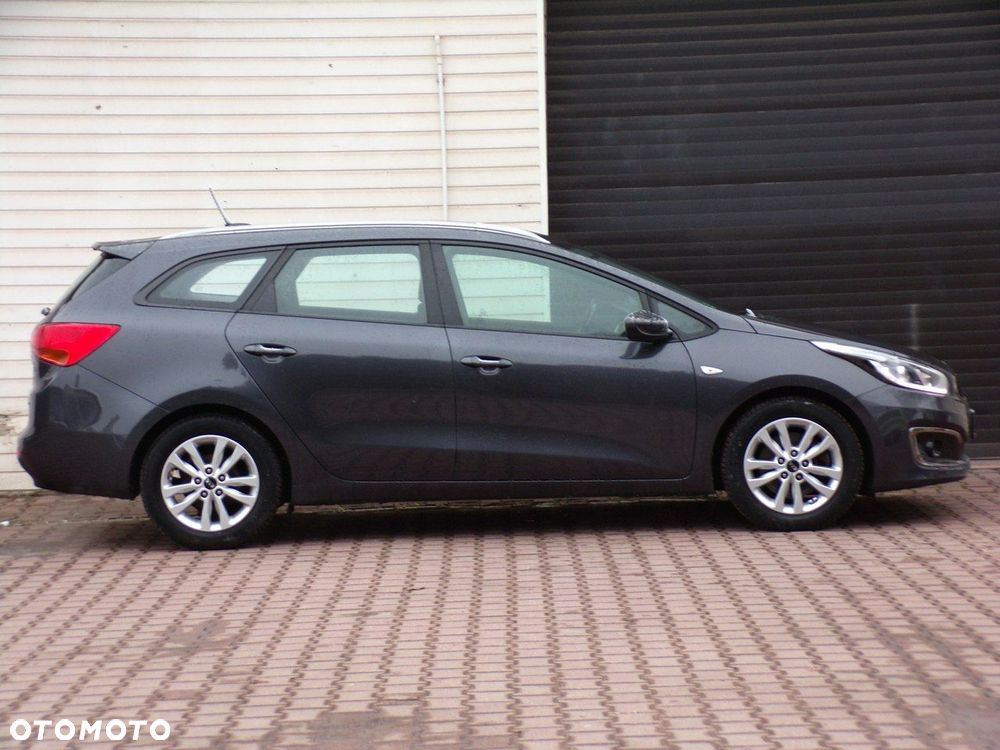 Kia Ceed - 4