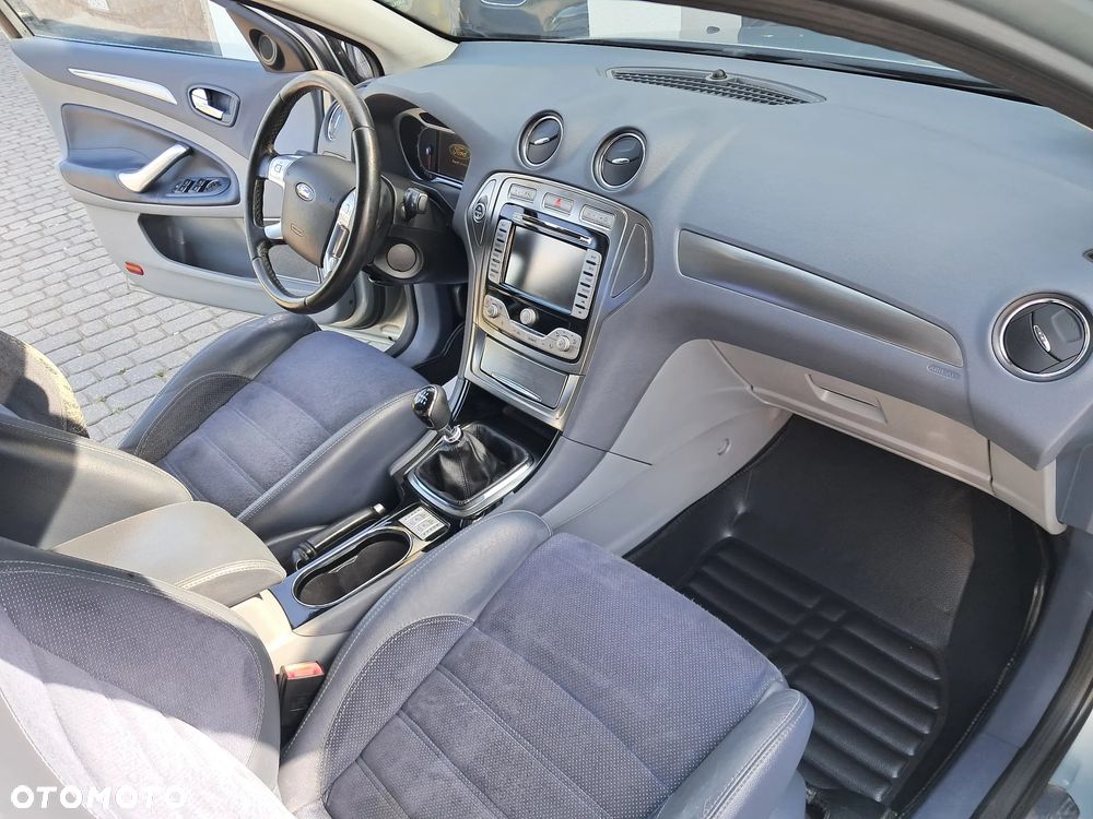 Ford Mondeo 2.5 Titanium X - 23