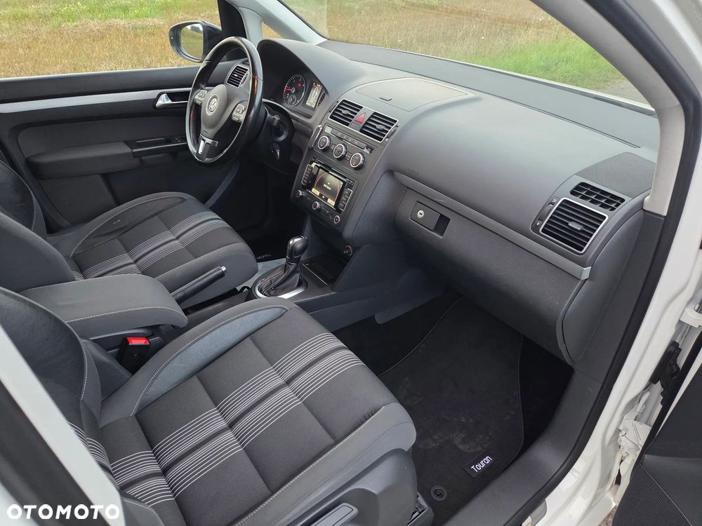 Volkswagen Touran 1.6 TDI DPF DSG MATCH - 17