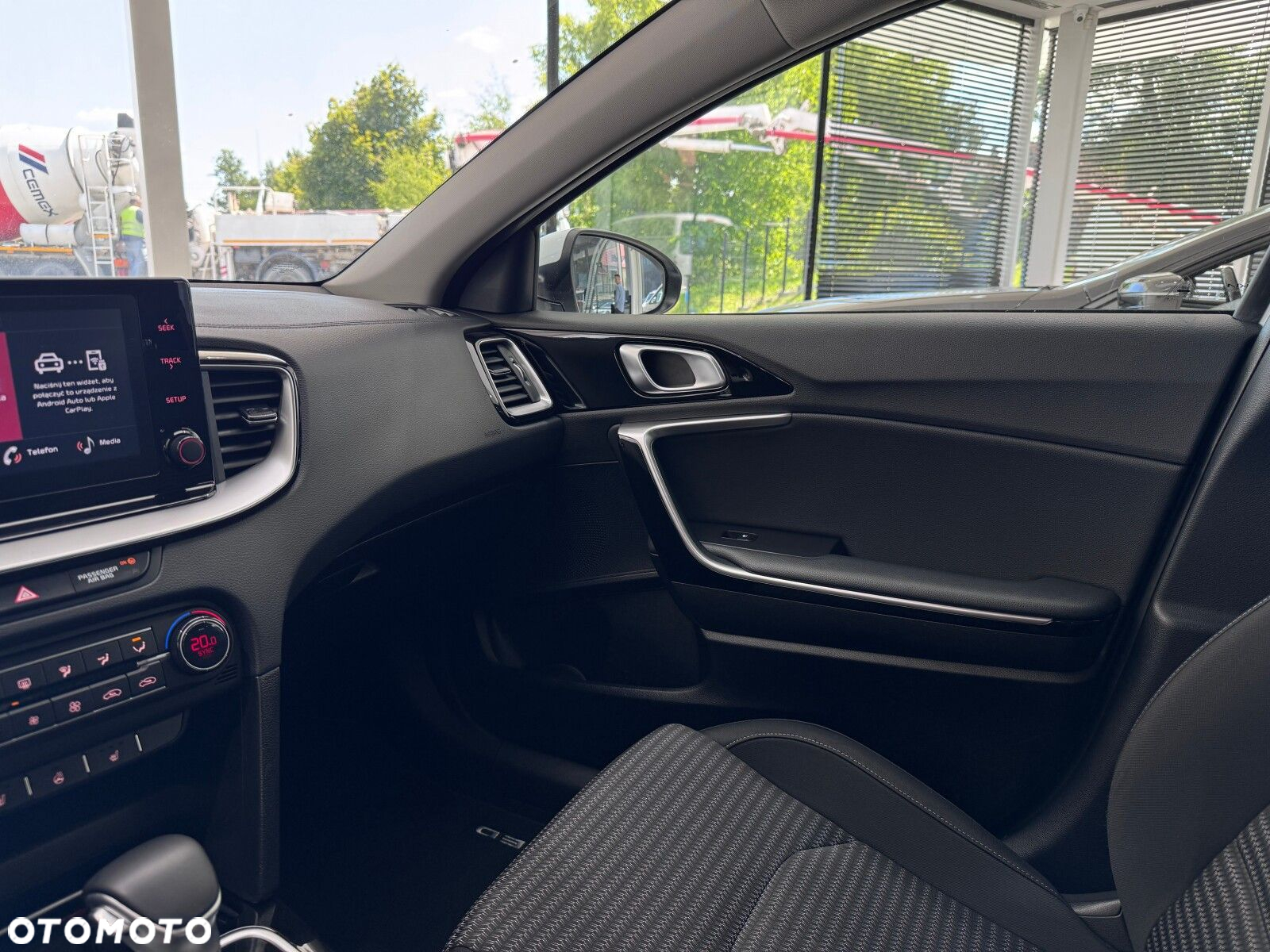 Kia Ceed - 25