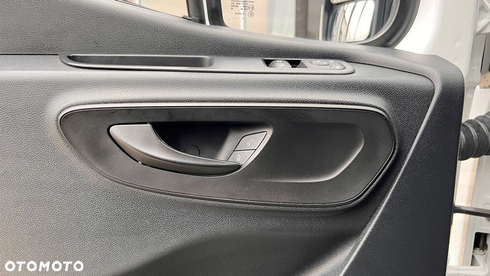 Mercedes-Benz Sprinter - 24