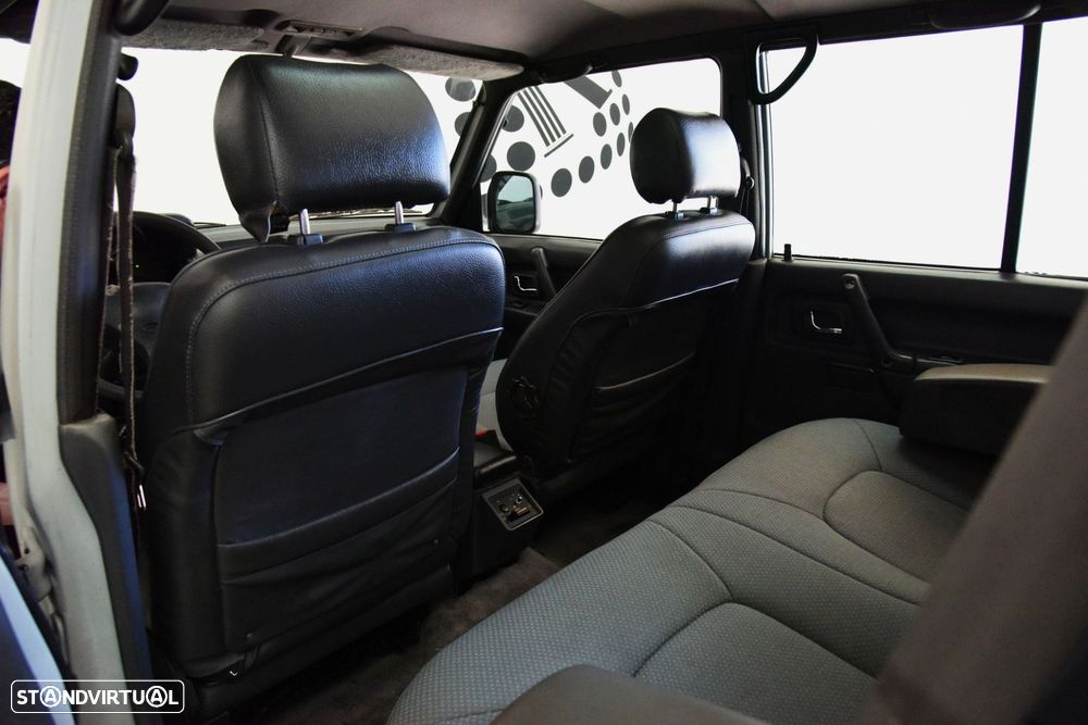 Mitsubishi Pajero - 16