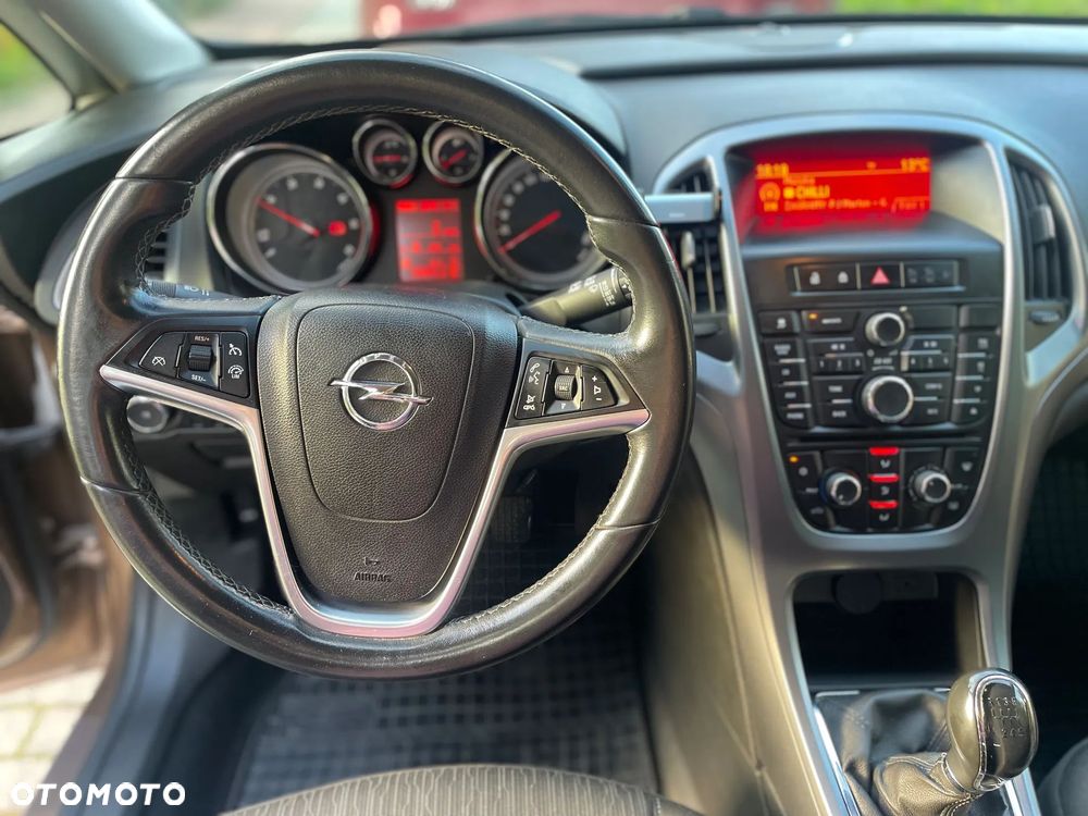 Opel Astra IV 1.6 CDTI Essentia - 15