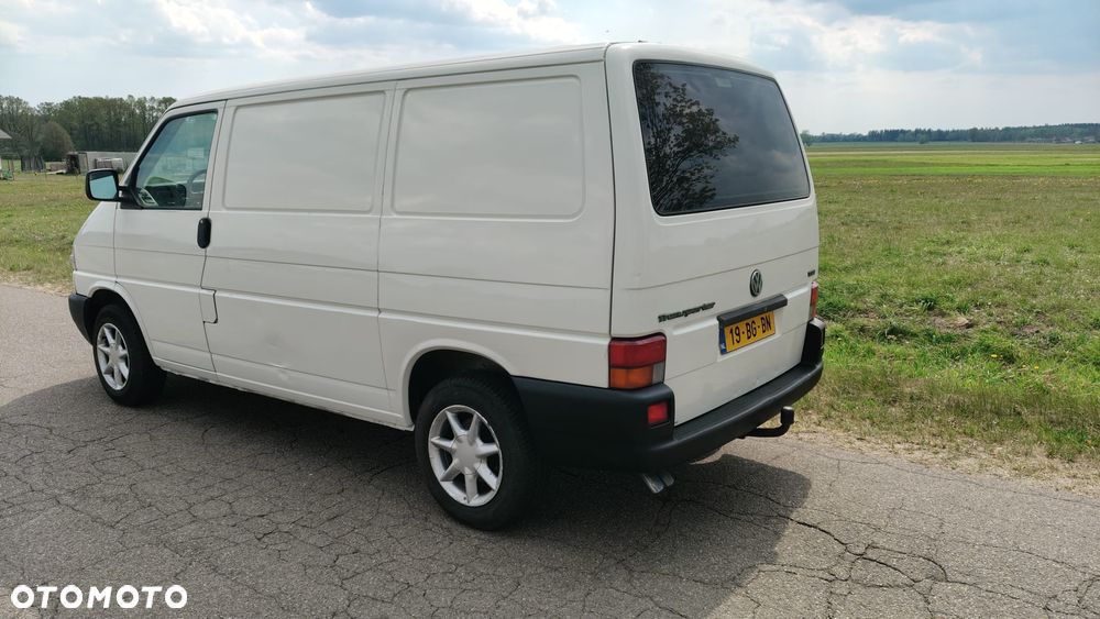 Volkswagen Transporter - 11