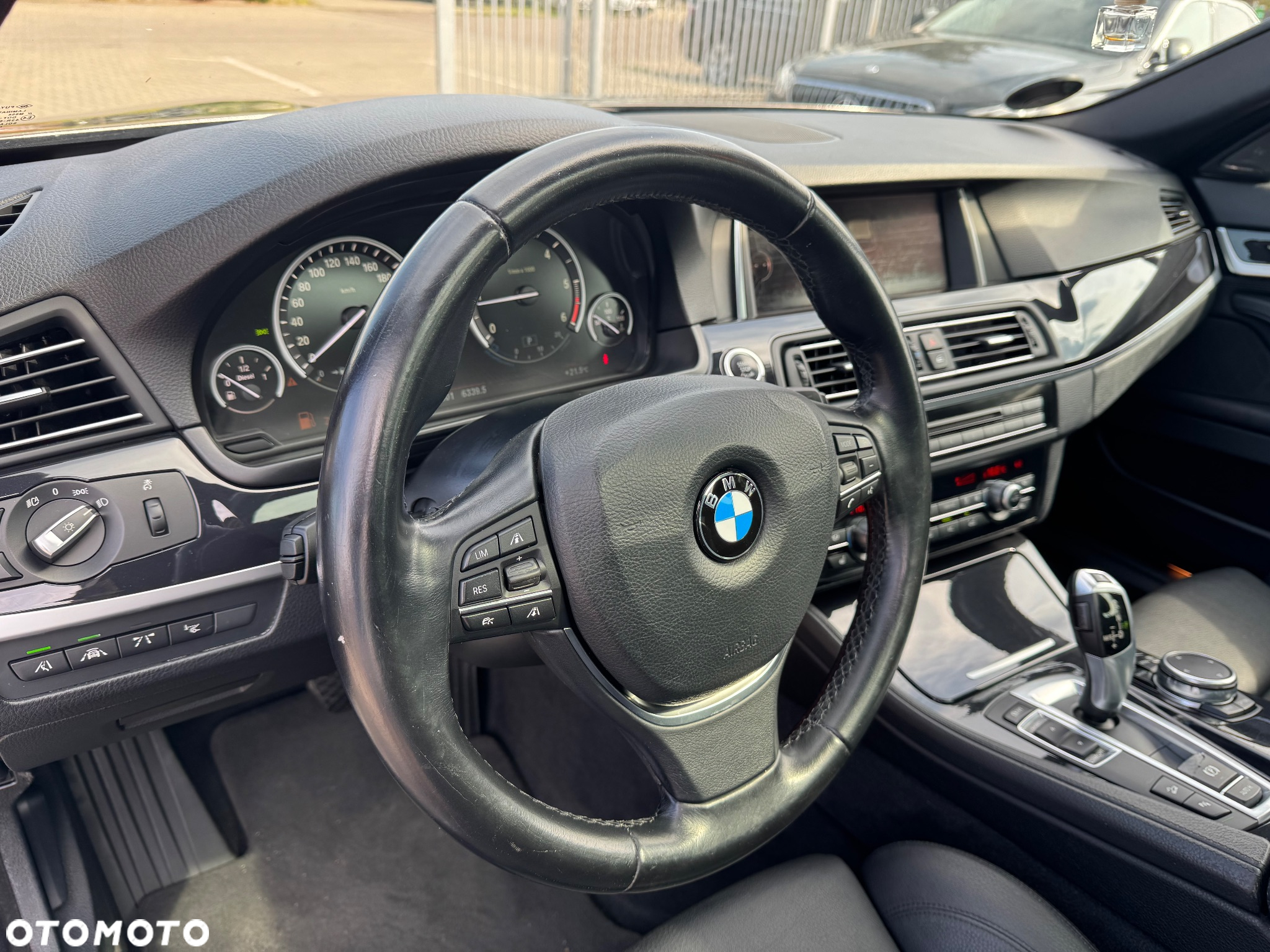 BMW Seria 5 520d xDrive - 26