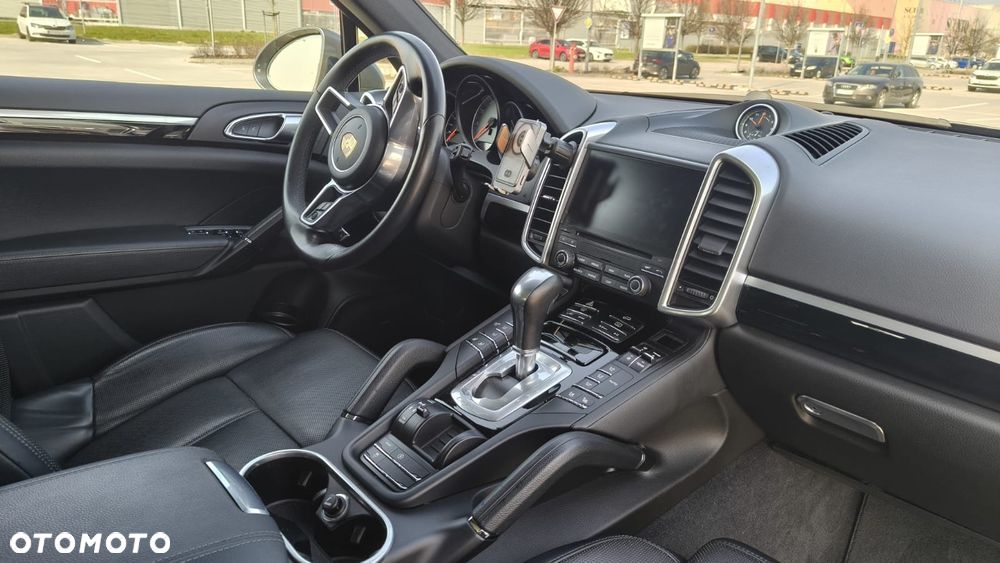 Porsche Cayenne S - 11