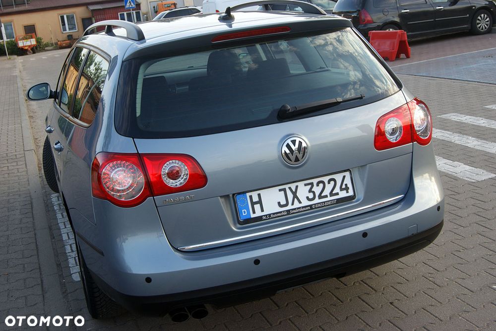 Volkswagen Passat 2.0 TDI DPF BlueMotion Technology Comfortline - 22