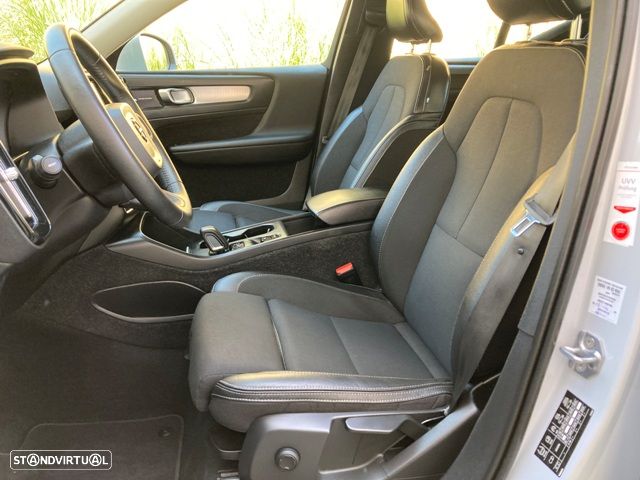 Volvo XC 40 T5 Twin Engine DKG Momentum Pro - 31
