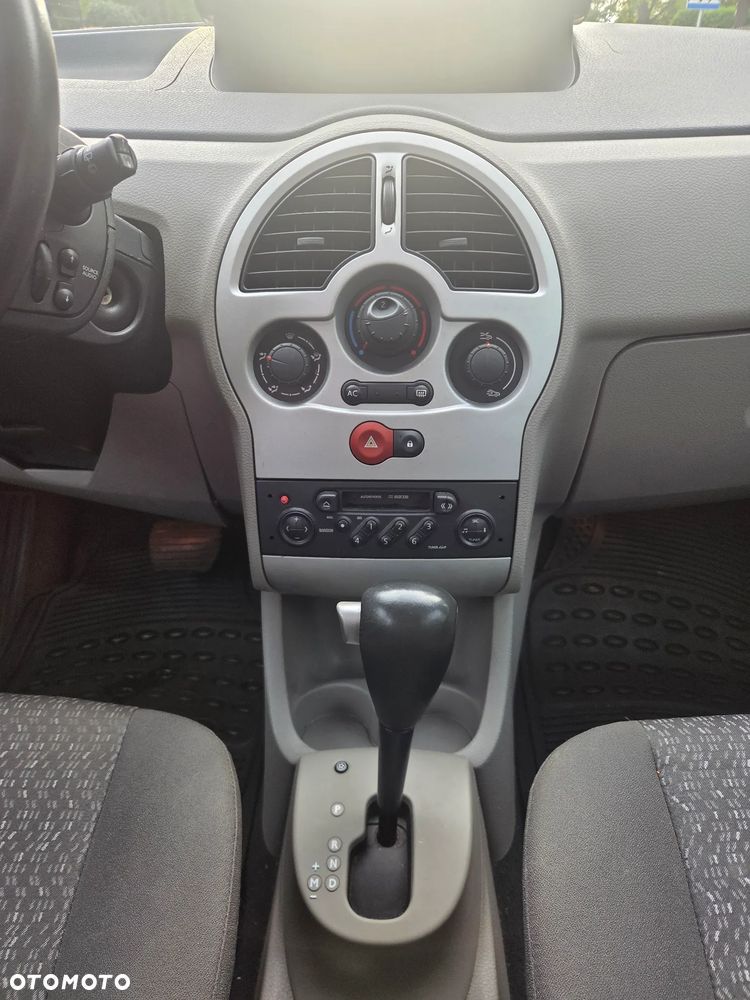 Renault Modus - 17