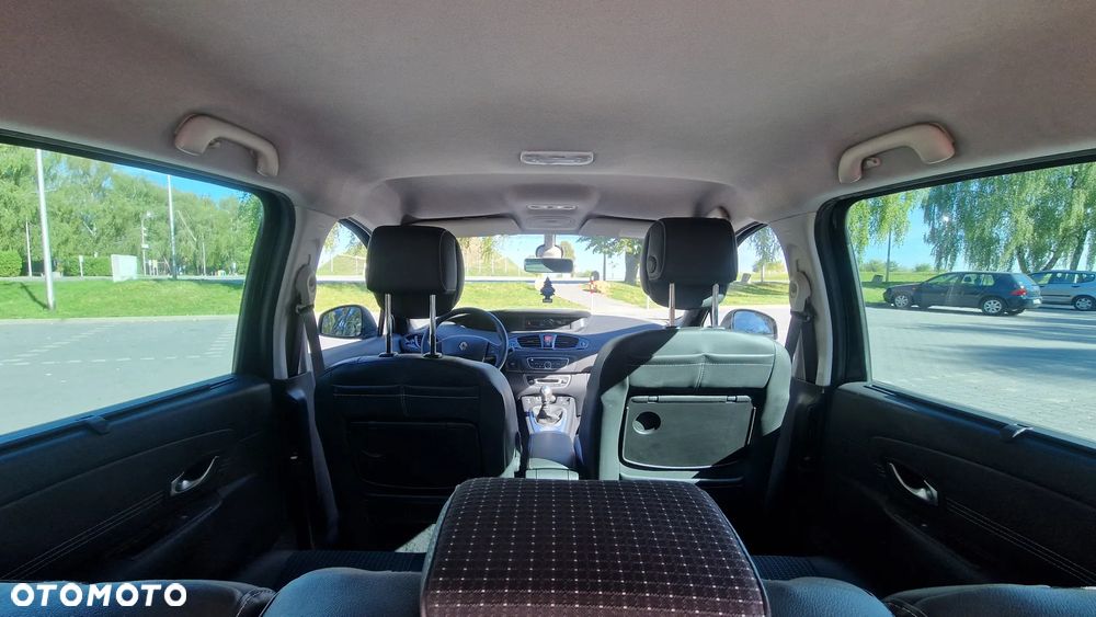 Renault Scenic 1.9 dCi Privilege Euro5 - 11