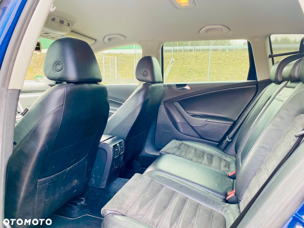 Volkswagen Passat 2.0 TDI Highline - 33