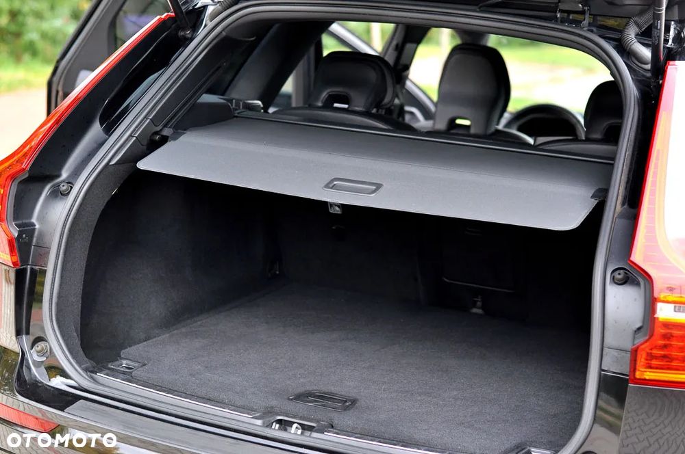 Volvo XC 60 D4 R-Design - 16