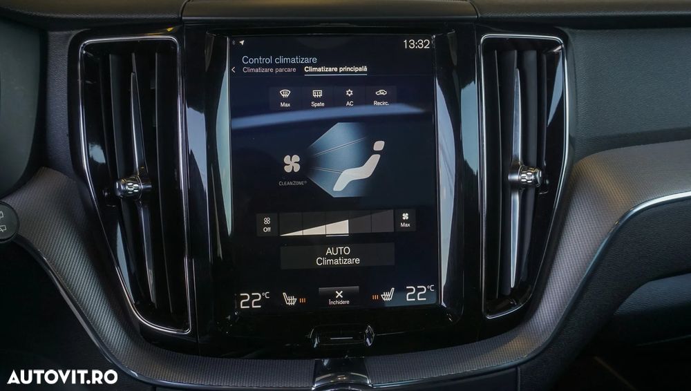Volvo XC 60 D5 AWD R-Design - 14