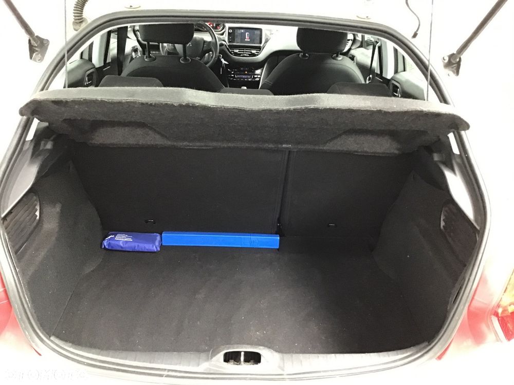 Peugeot 208 1.2 VTi Access - 29