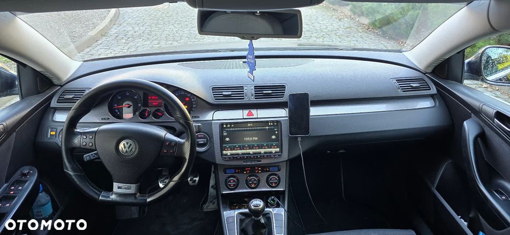 Volkswagen Passat 2.0 TDI Highline R-Style - 11