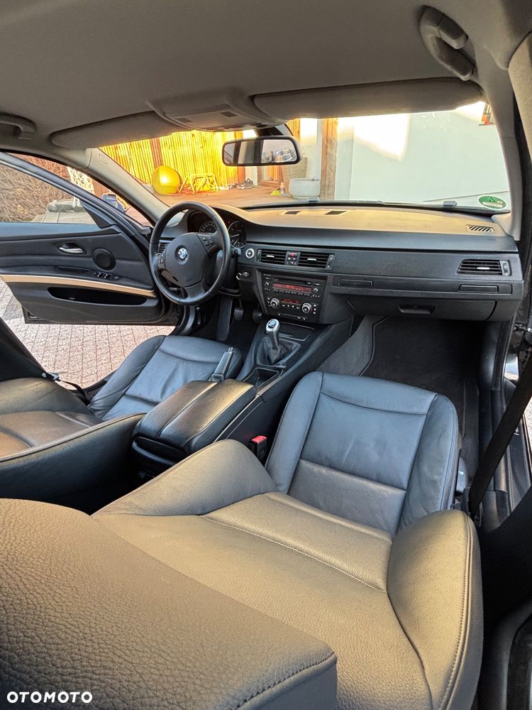 BMW Seria 3 318i Edition Exclusive - 14