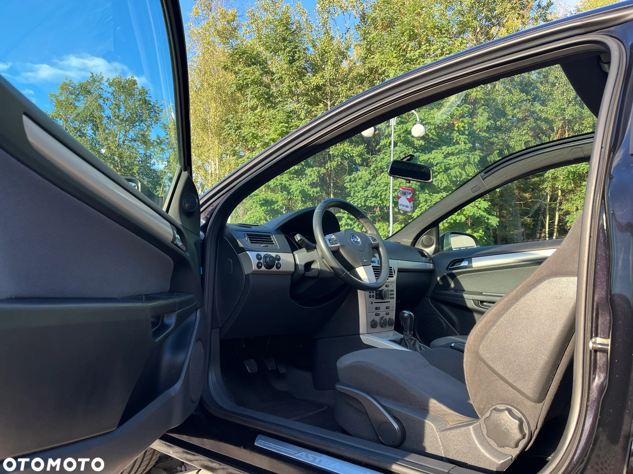 Opel Astra GTC 1.8 - 17