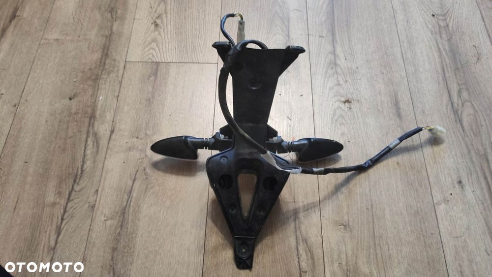 EU KIERUNKOWSKAZ TYŁ MOCOWANIE APRILIA RS4 125 CM - 3