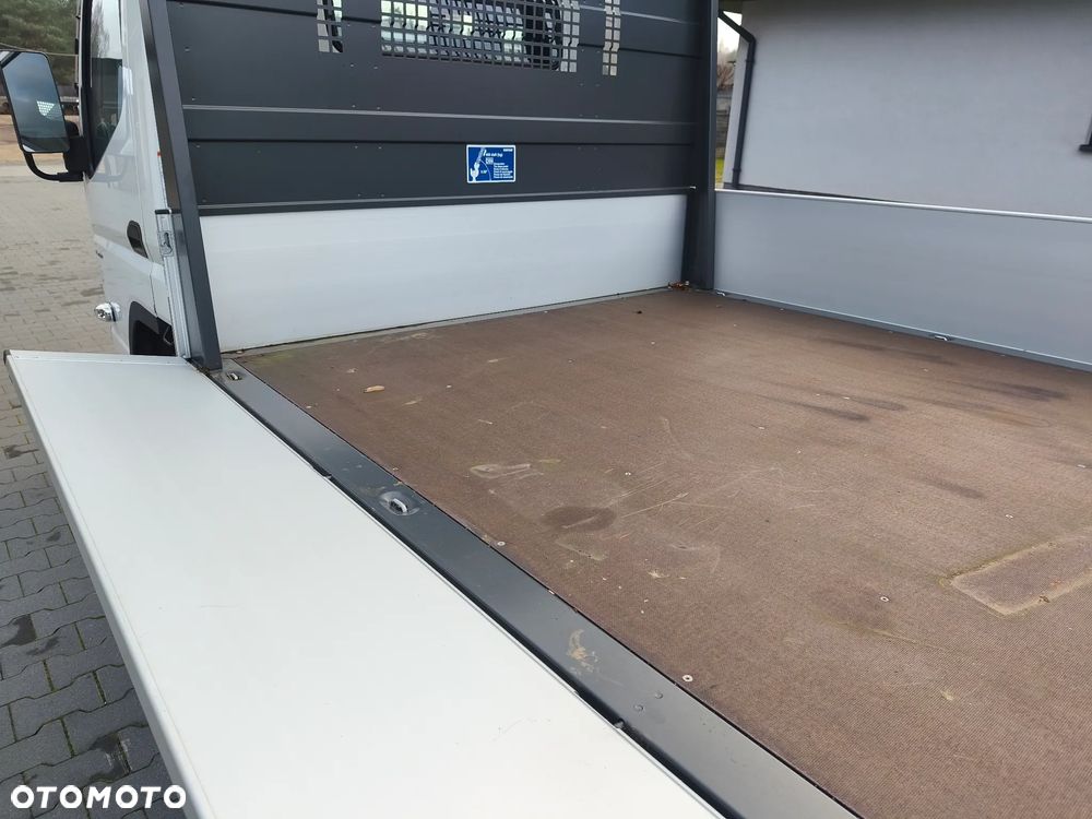 Mitsubishi Fuso Canter - 10