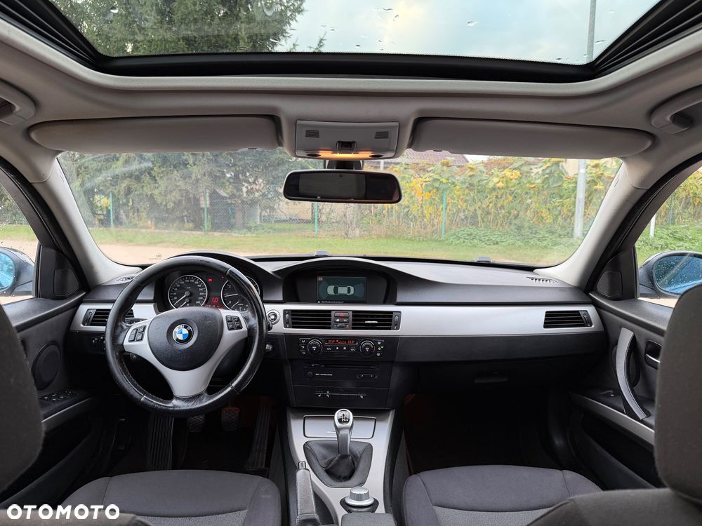 BMW Seria 3 320i - 23