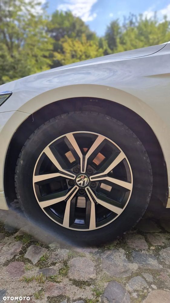 Volkswagen Passat - 11