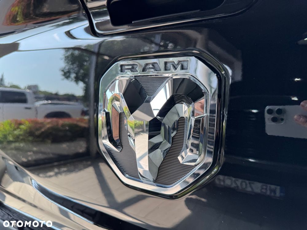 RAM 1500 - 12