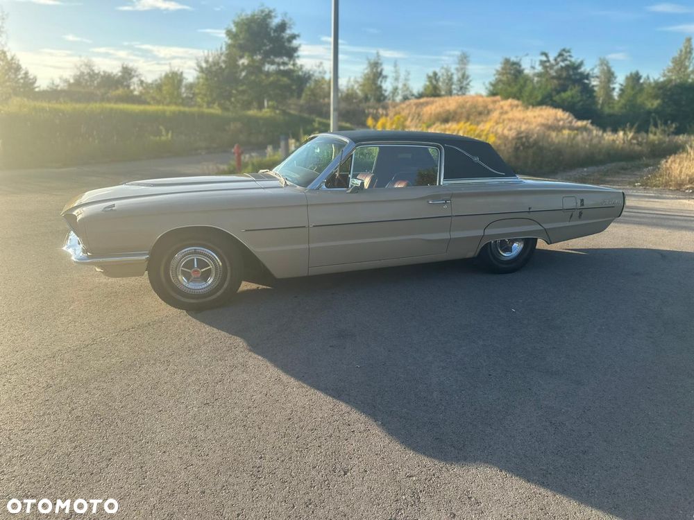 Ford Thunderbird - 9