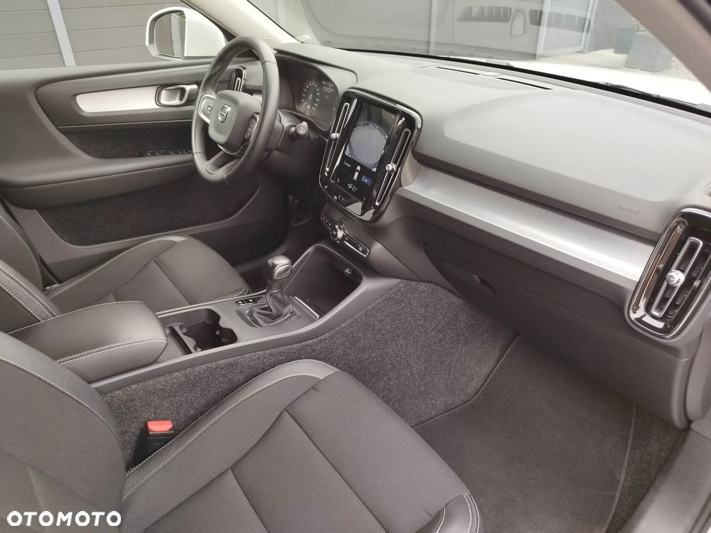 Volvo XC 40 T3 Momentum - 31