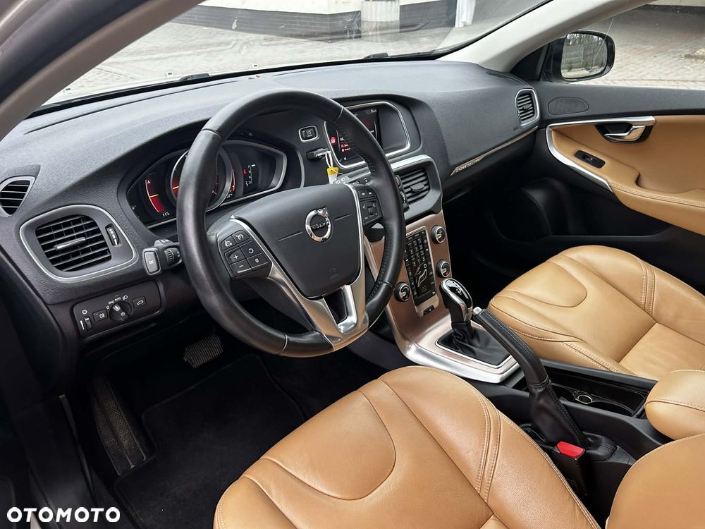 Volvo V40 Cross Country D2 Geartronic Summum - 4