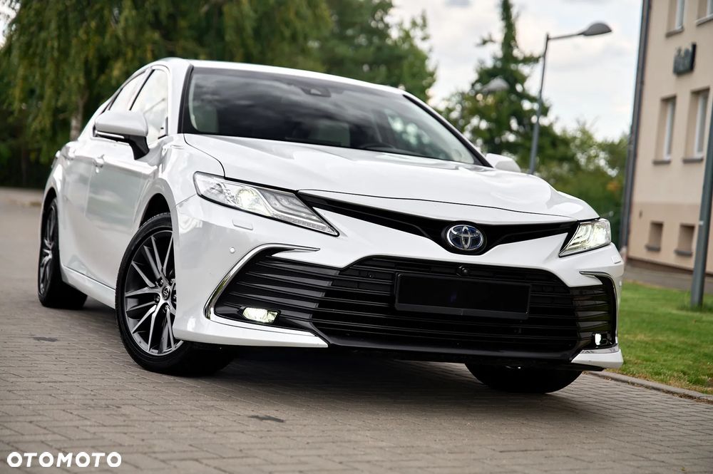 Toyota Camry 2.5 Hybrid Executive CVT - 1
