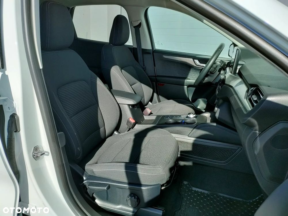 Ford Kuga 2.0 EcoBlue 4x4 TITANIUM - 26