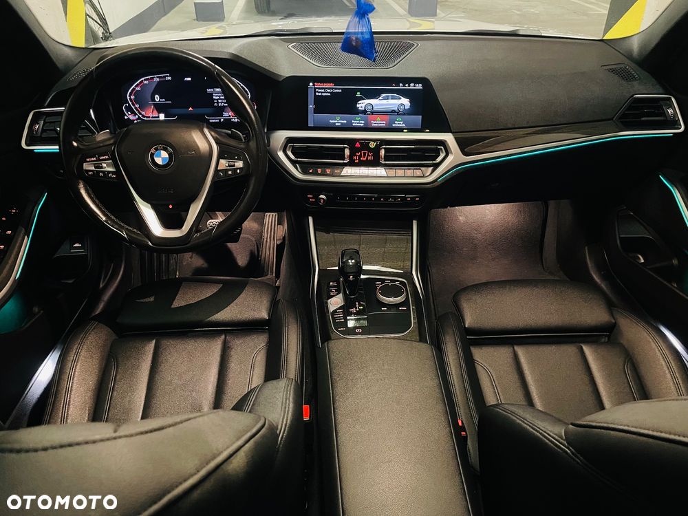 BMW Seria 3 330i xDrive M Sport - 8