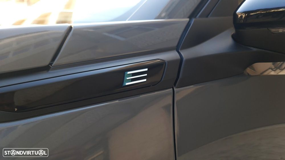 Peugeot e-2008 54 kWh Allure - 12