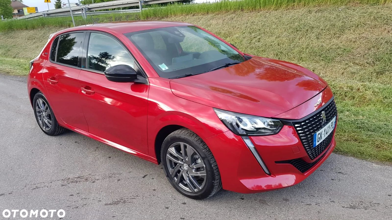 Peugeot 208 - 1