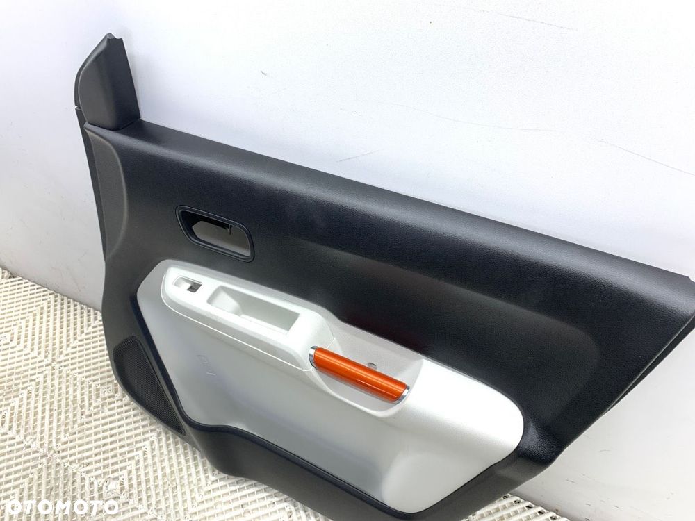 BOCZEK DRZWI PRAWY PRZÓD  SUZUKI IGNIS III (MF) 2016 - 2022 1.2 (ATK412) 66 kW [90 KM] benzyna 2016 - 2