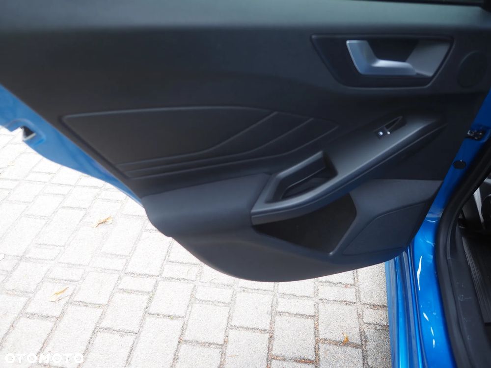 Ford Focus 1.0 EcoBoost mHEV ST-Line X - 16