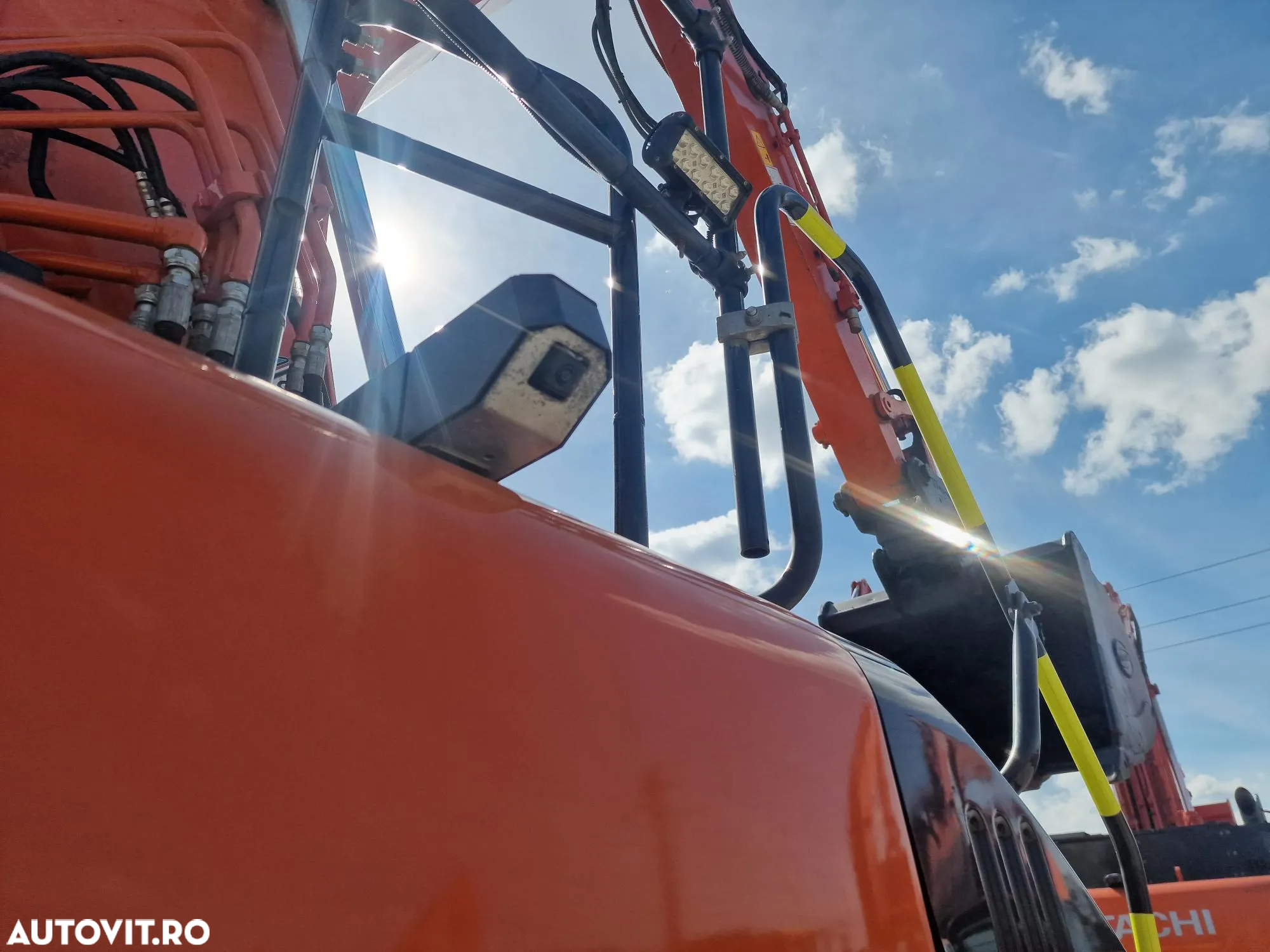 Hitachi ZX135-3.552h, 2020, LAMA NIVELARE, COMPACT in gabarit, CUPLA RAPIDA hidraulica, Int picon, Inst hidr rotire atasamente, Masa operationala 15,7t, ad sapare 6m, Ridica tevi 8,5t, camera spate si 2 laterale, consum 9l/h, sist antifurt, PROMOTIE 86900eur - 30