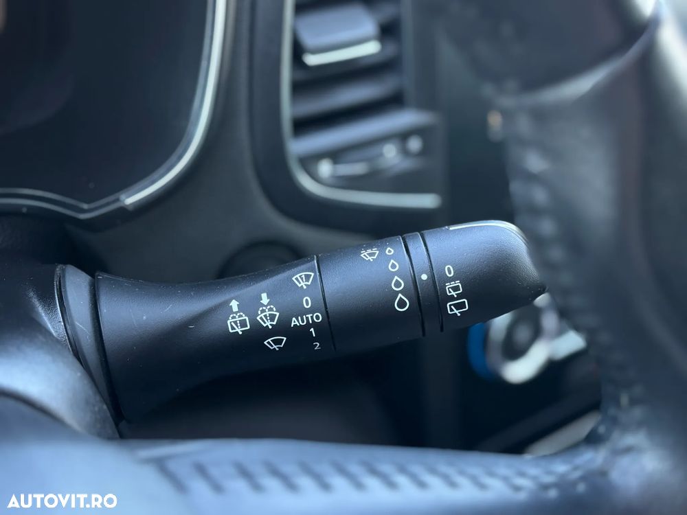 Renault Megane TCE 140 Equilibre - 24