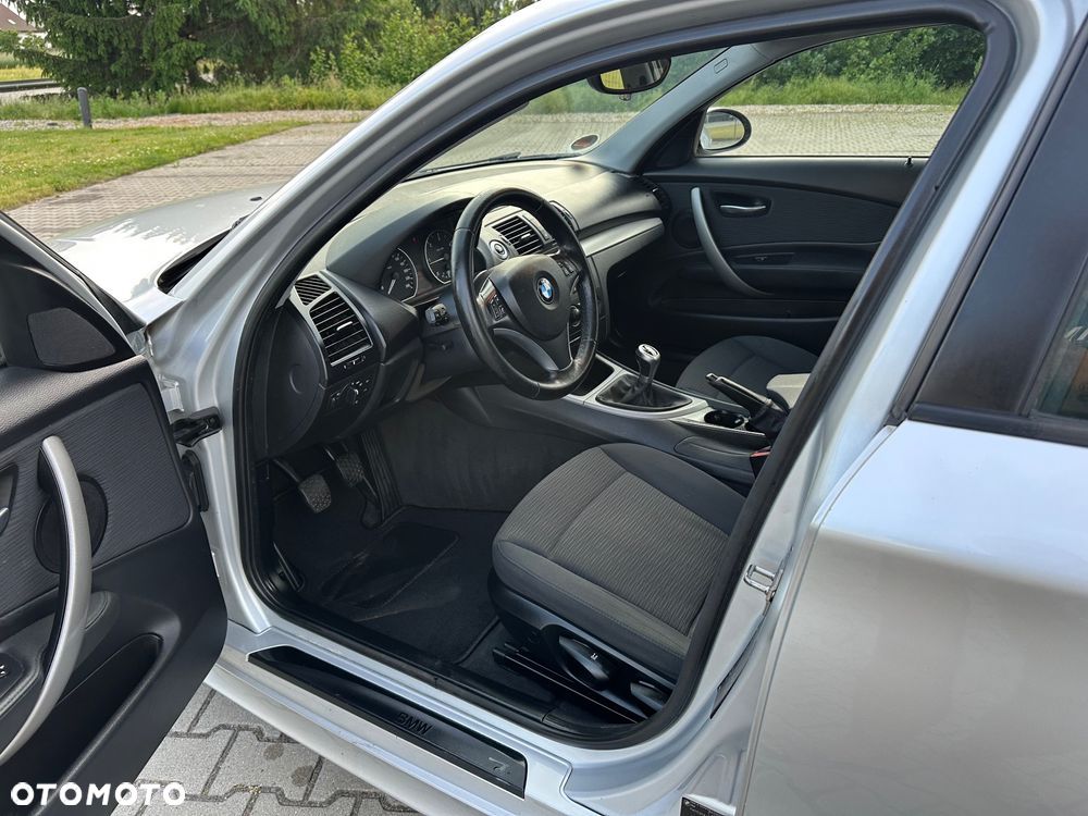 BMW Seria 1 118d DPF - 13