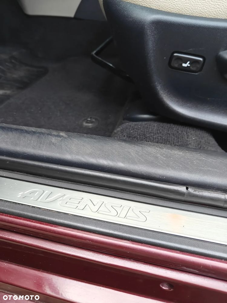 Toyota Avensis 1.8 Premium - 16