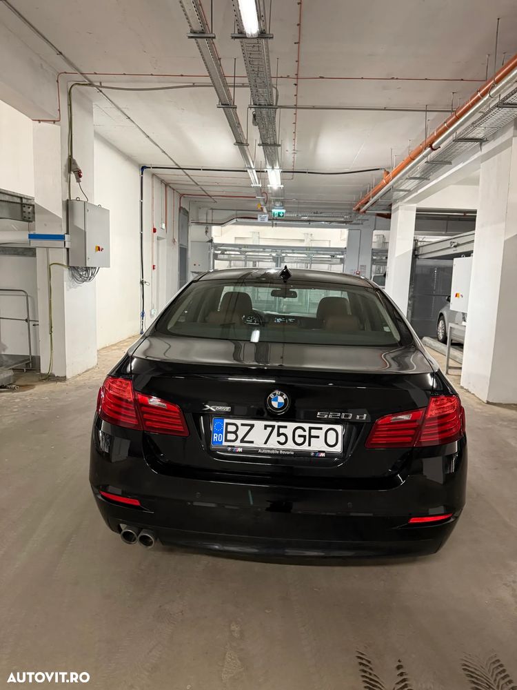 BMW Seria 5 520d xDrive AT - 9