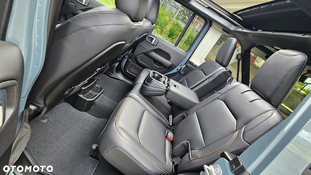 Jeep Wrangler - 21