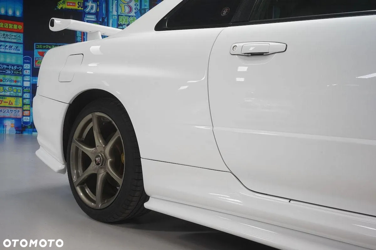 Nissan Skyline - 24