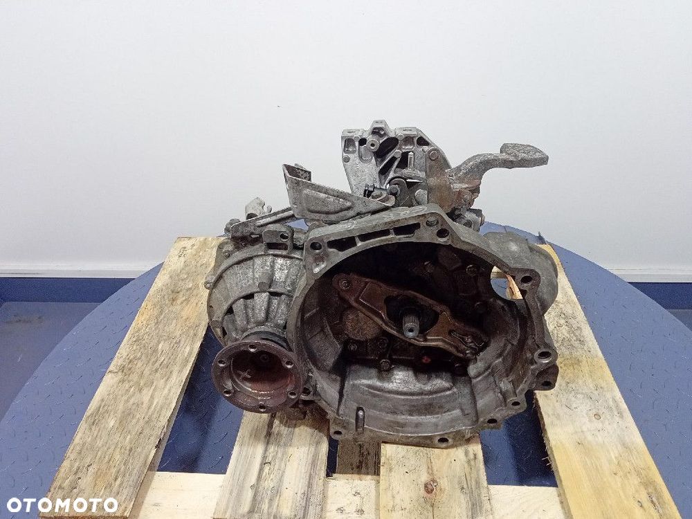 VW CADDY III 1.9 TDI 105KM SKRZYNIA BIEGÓW MANUALNA GQR - 1