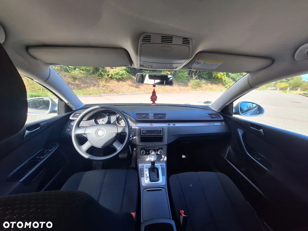 Volkswagen Passat 2.0 TDI Trendline DSG - 6