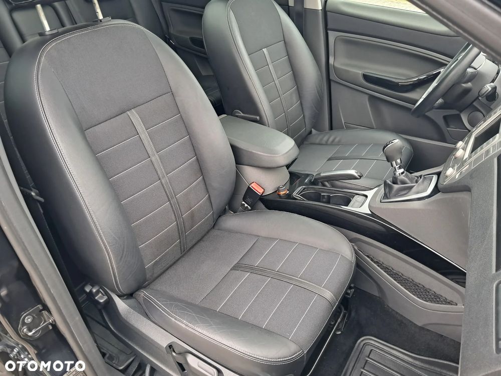 Ford Kuga 2.0 TDCi 4x4 Champions Edition - 24
