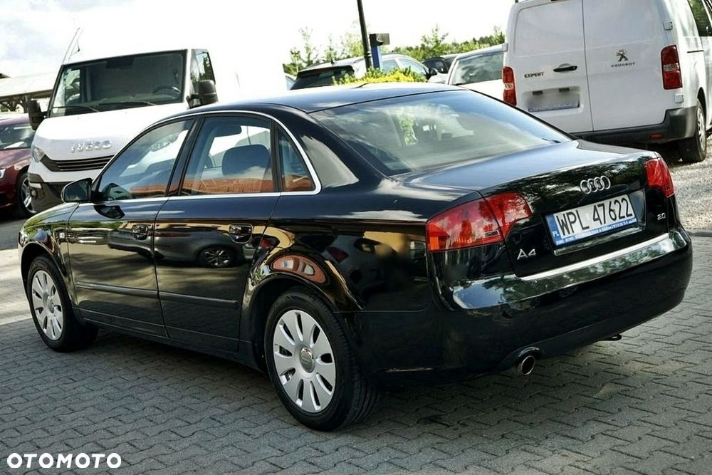 Audi A4 Limousine - 3