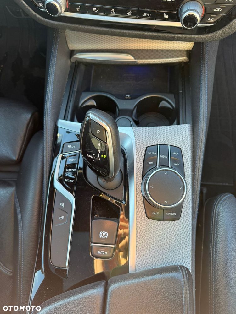 BMW Seria 5 520d M Sport - 13