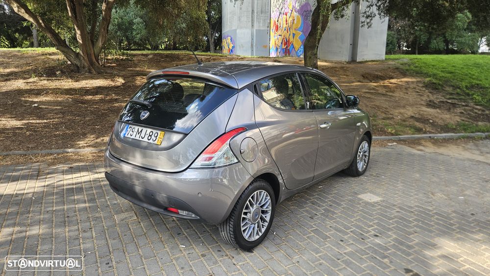 Lancia Ypsilon 1.3 M-jet S&S Silver - 3
