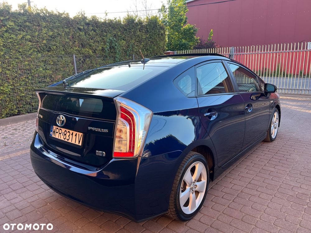 Toyota Prius (Hybrid) Executive - 4